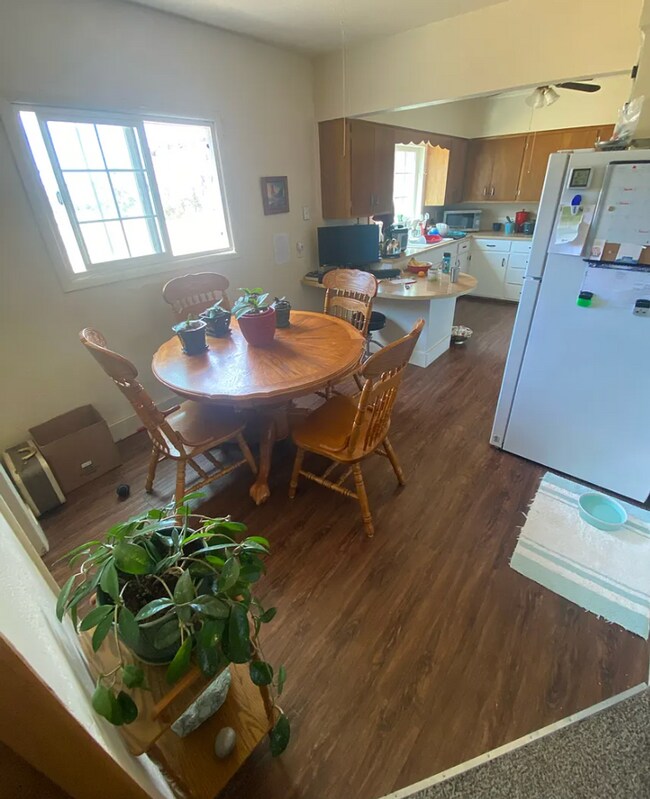 Building Photo - Historic Farmhouse in Crooked River Ranch Available!