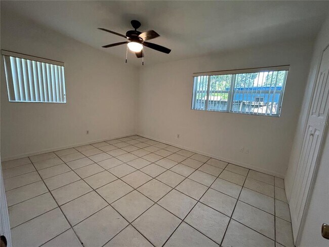 Building Photo - 460 Card Ave