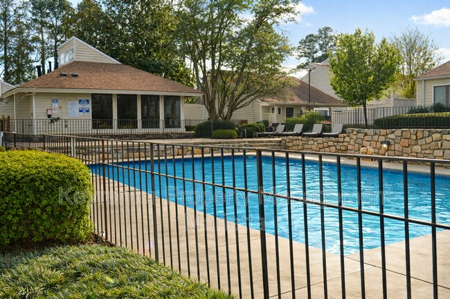 Building Photo - 603 Serramonte Dr