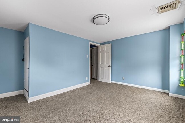 Building Photo - 14 Zane St