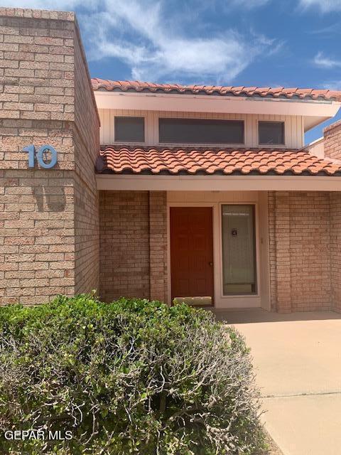 Primary Photo - 7465 Stoney Hill Dr
