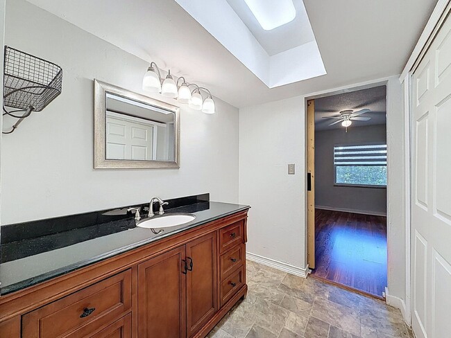 Building Photo - 8302 Bardmoor Blvd