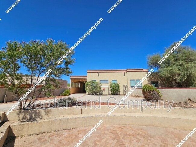 Building Photo - 1416 Monterrey Rd NE