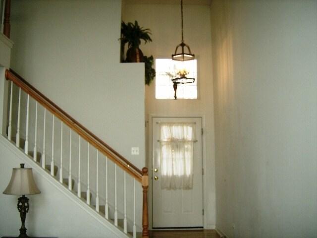 Building Photo - 457 Metropolitan St