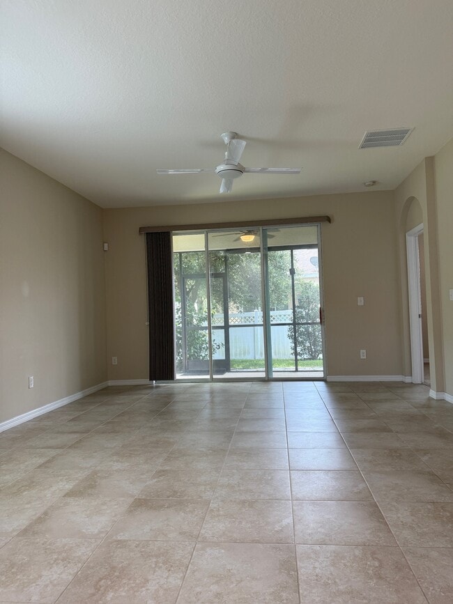 Building Photo - 32982 Windelstraw Dr
