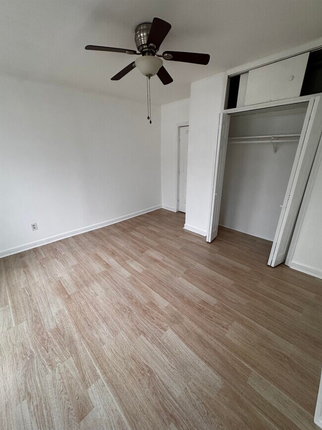 Building Photo - 4702 Cottage Ave