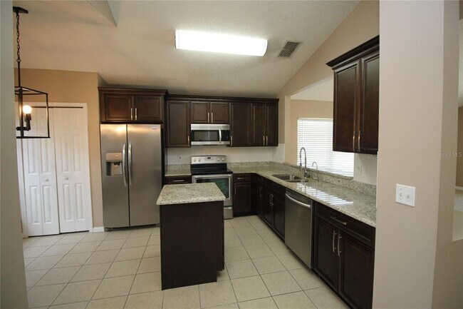 Building Photo - 136 Bayswater Ln