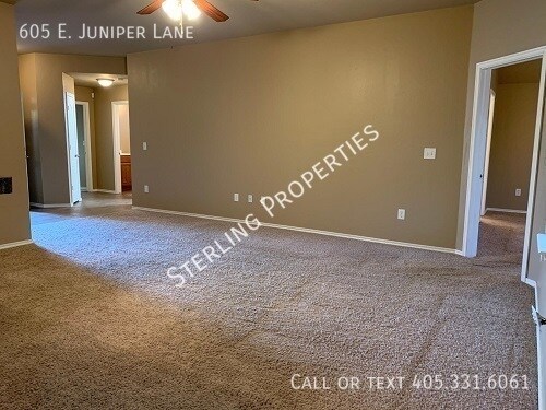 Building Photo - 605 E Juniper Ln