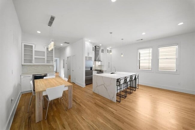 Building Photo - 655 McGruder St NE