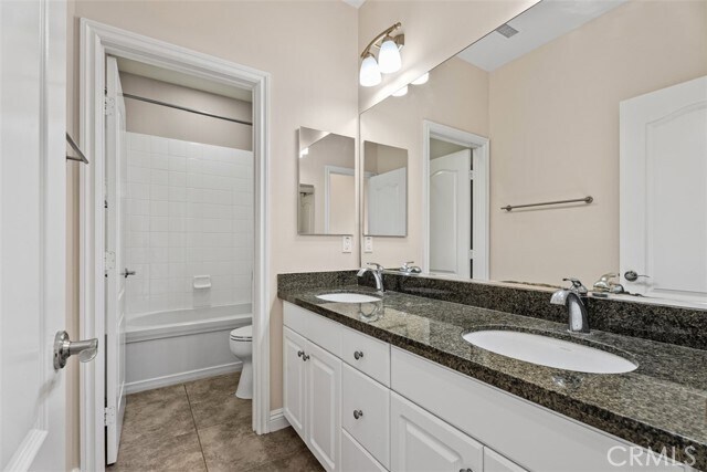 Building Photo - 2992 E Coalinga Dr