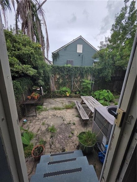 Building Photo - 3820 Perrier St