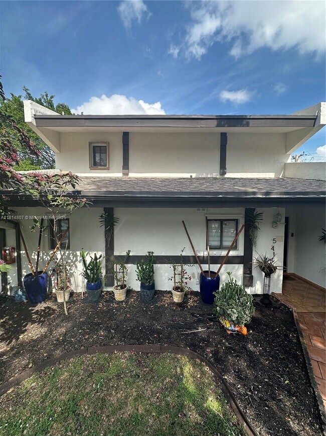 Building Photo - 541 NE 199th Ln