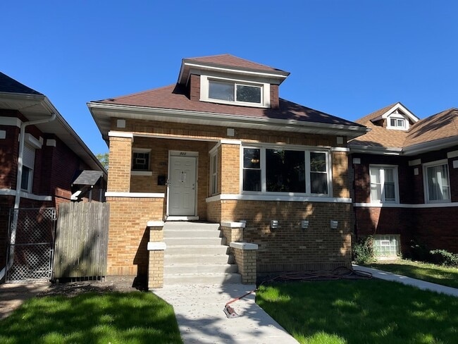 Building Photo - 722 E 91st Pl