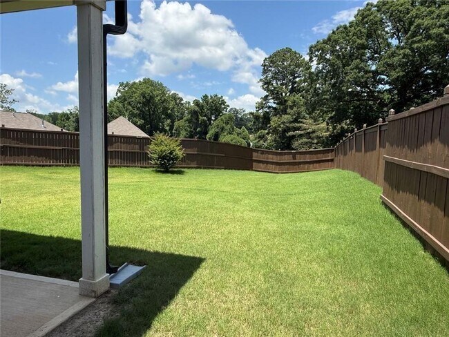 Building Photo - 580 Briard Dr