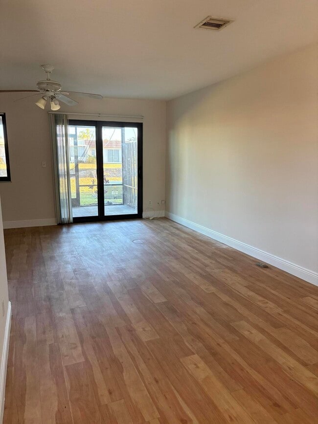 Building Photo - 5106 Pier Dr