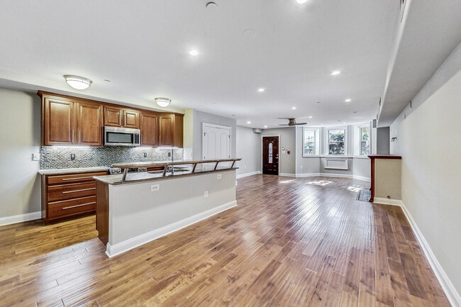 Primary Photo - 1429 Clifton St NW