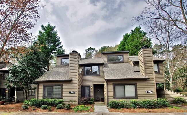 Building Photo - 1701 Cedar Chase Ln NE