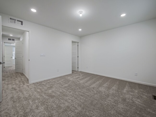 Building Photo - AVAILABLE NOW! Brand New Construction in P...