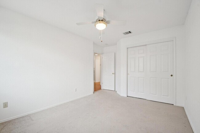 Building Photo - 1300 Leah Ln