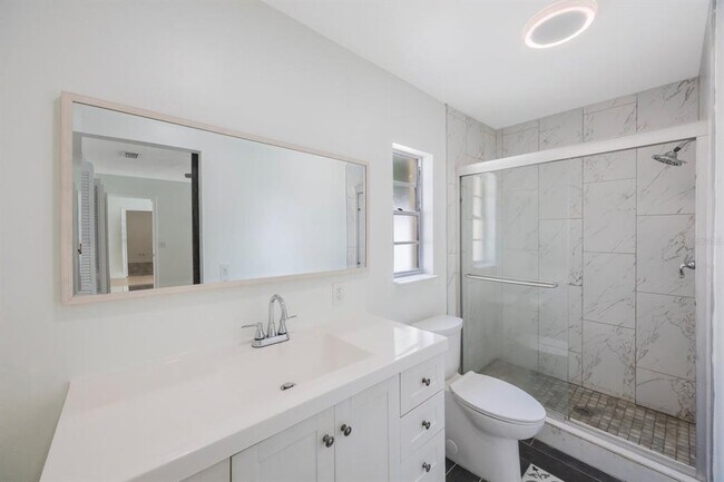 Building Photo - 16132 Country Crossing Dr