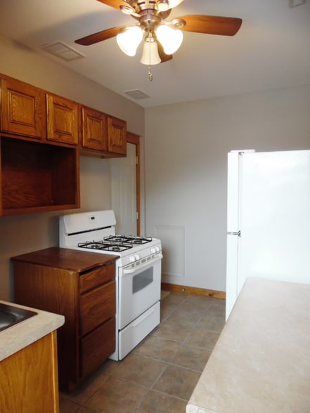 Building Photo - 529 Main St