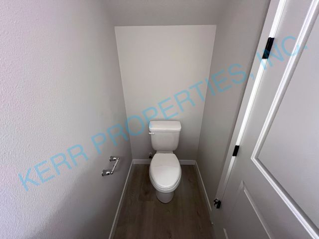 Building Photo - FREE RENT! Modern townhome living 3-Bed Retreat with 2.5 Baths in Serene Happy Valley!