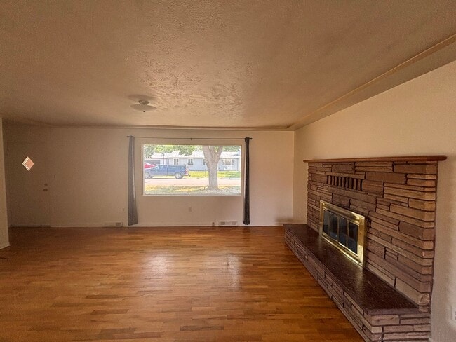 Building Photo - South Missoula 3 bedroom with fenced yard and garage