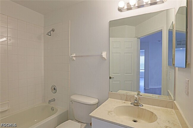 Building Photo - 3629 Pine Oak Cir