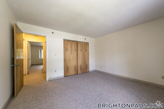Building Photo - 140 N Beacon St