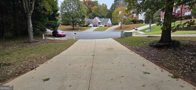 Building Photo - 610 James Ridge Dr