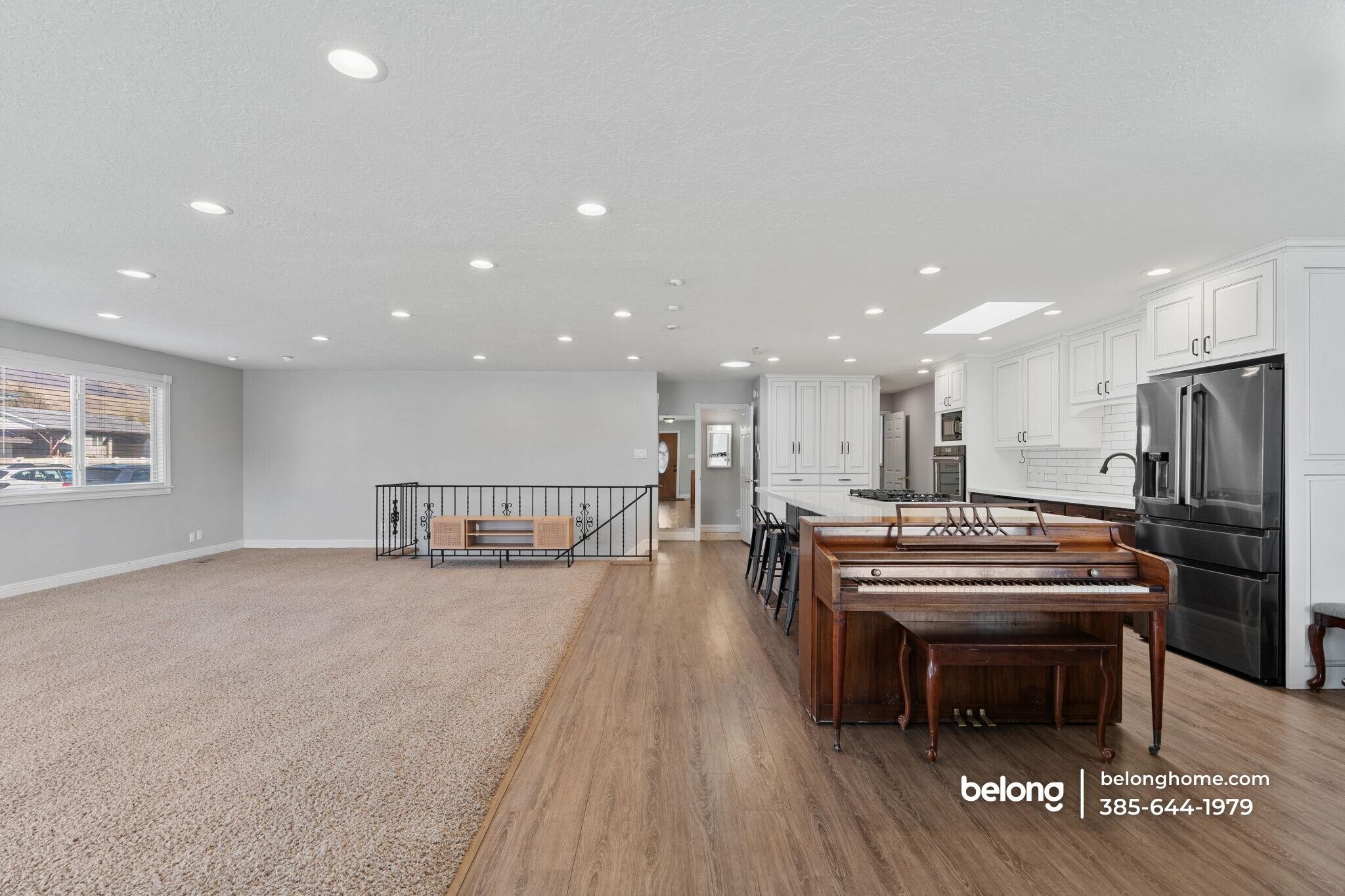 Building Photo - 428 200 E