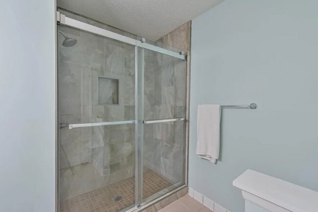 Building Photo - 47 Doranne Ct