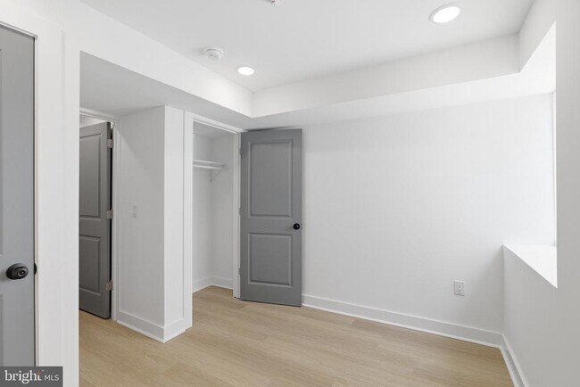 Building Photo - 2123 N 9th St