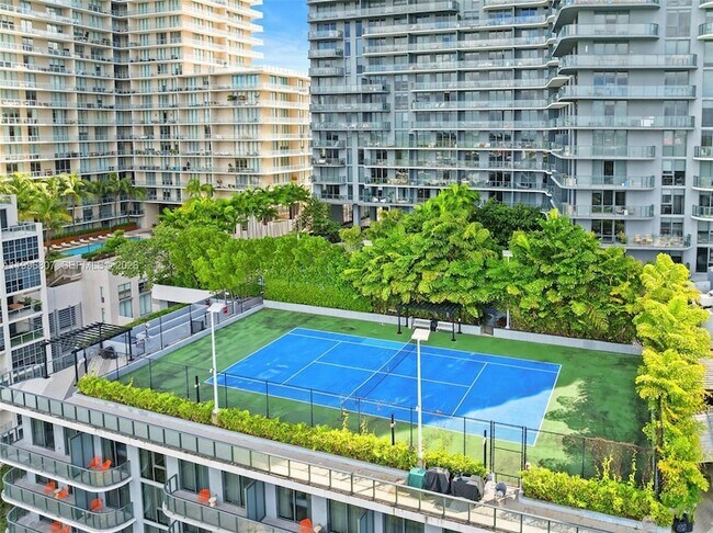 Building Photo - 121 NE 34th St