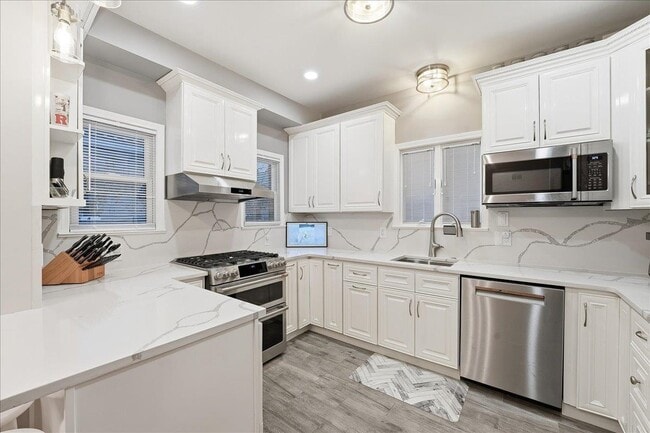 Building Photo - 285 Terrace Ave