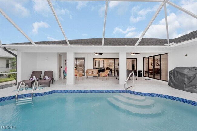 Building Photo - 3728 SE 18th Ave