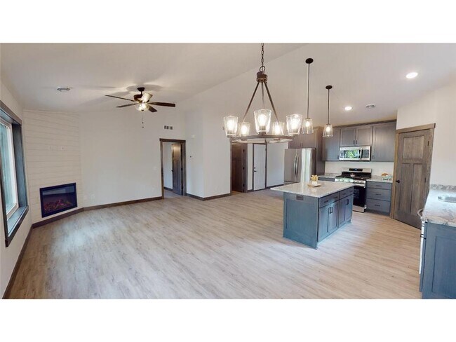 Building Photo - 11744 Kings Ln