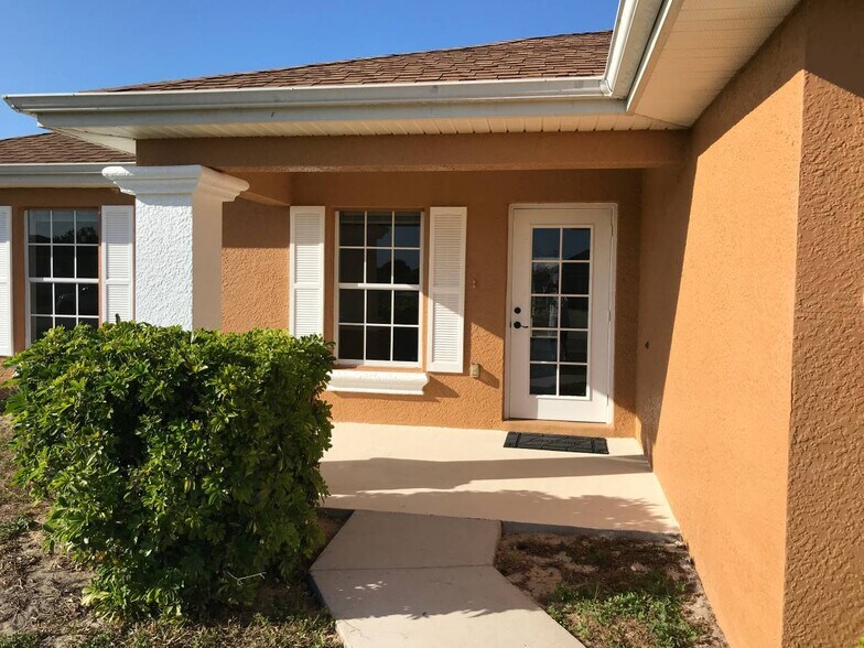 Building Photo - 1739 NW 19th Ter