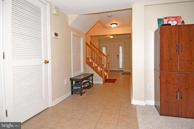 Building Photo - 25445 Carberry Dr