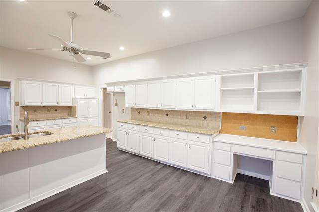 Building Photo - 16114 Shadybank Dr