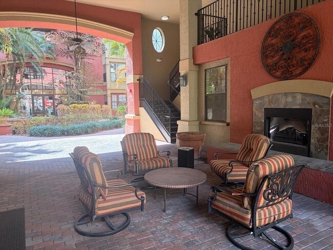 Building Photo - 911 N Orange Ave