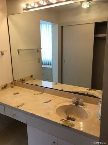 Building Photo - 501 Hahaione St