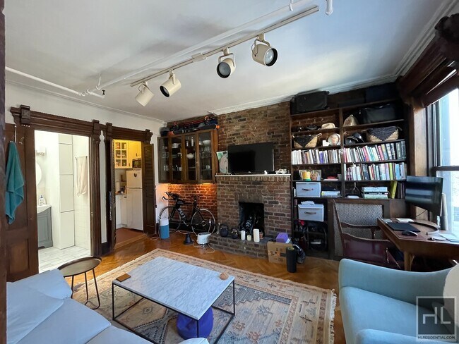 Building Photo - 203 BERKELEY PLACE 4R