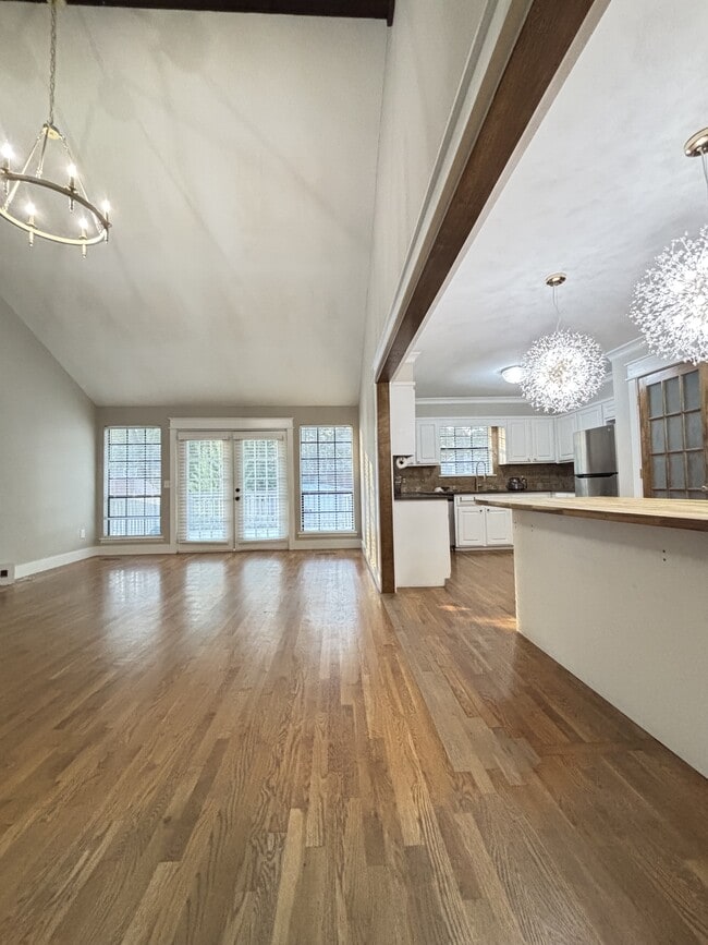 Building Photo - 1220 Tahiti Cir