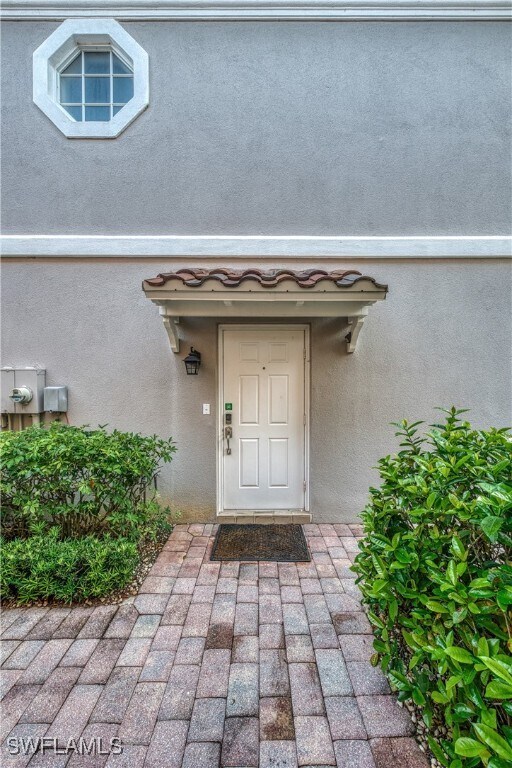 Building Photo - 5633 Cove Cir