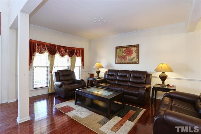 Building Photo - Spacious 5-Bedroom Family Home in Cary wit...