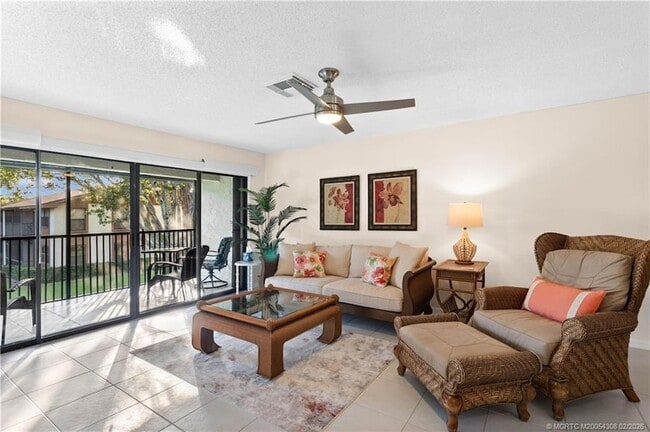 Building Photo - 4885 SE Capstan Ave