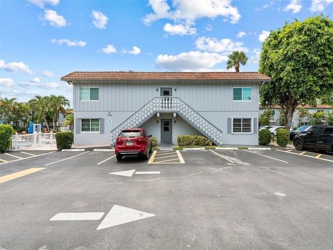 Building Photo - 659 W Oakland Park Blvd