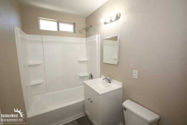 Building Photo - Charming 2Bdm 1Ba Located in Central Las Vegas