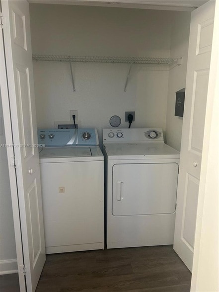 Building Photo - 1720 NE 33rd Ave